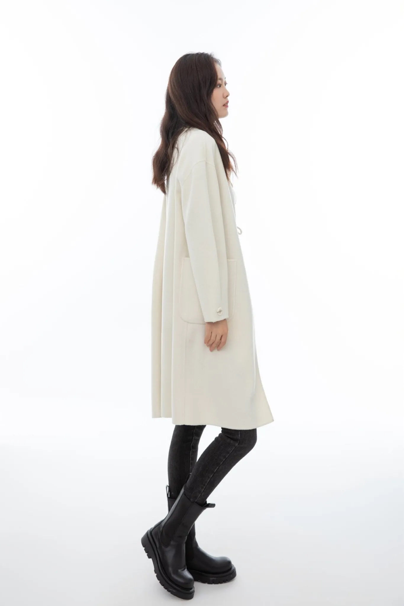 Cozy White Double Wool Overcoats with Horn Button