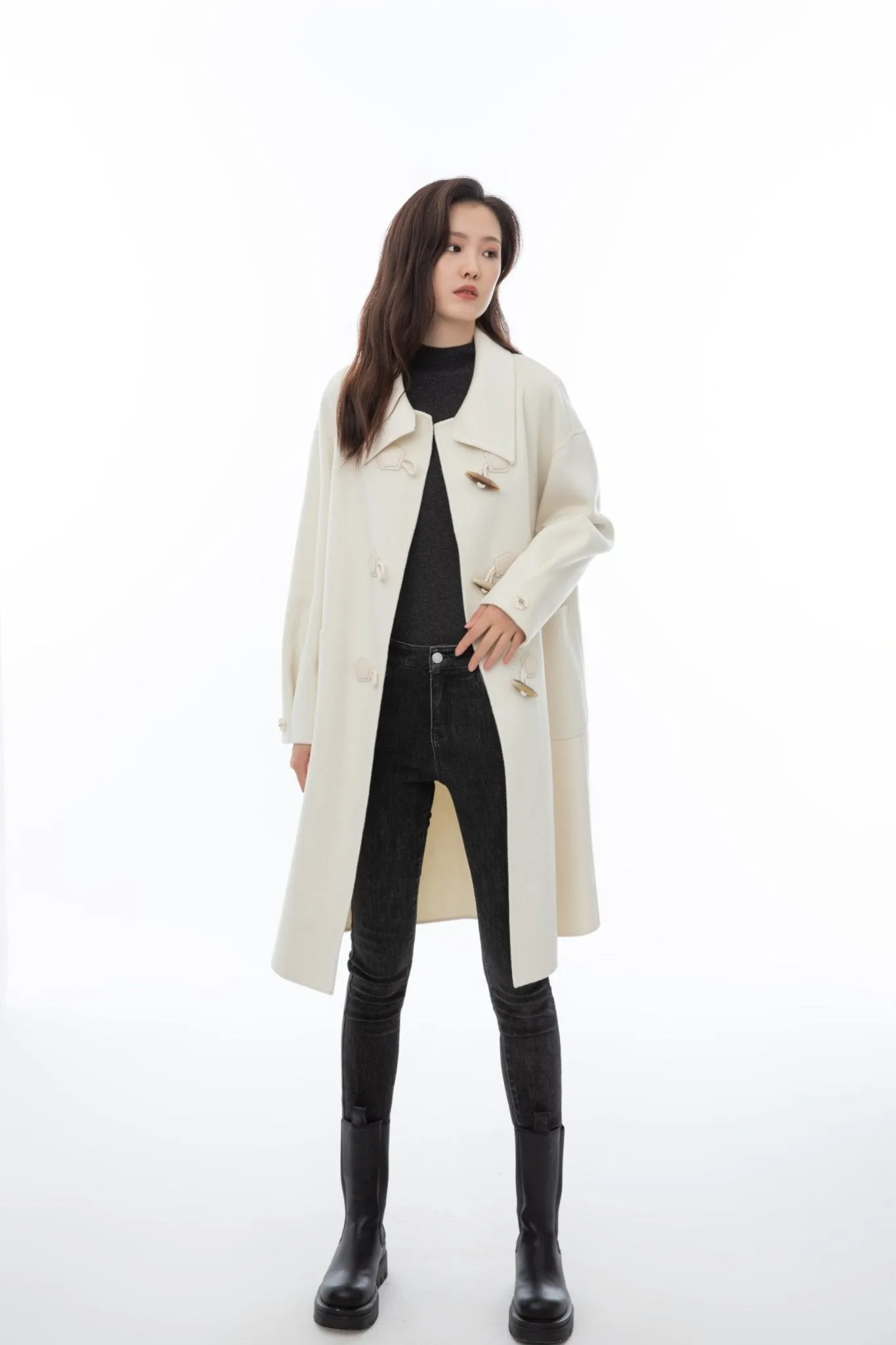 Cozy White Double Wool Overcoats with Horn Button